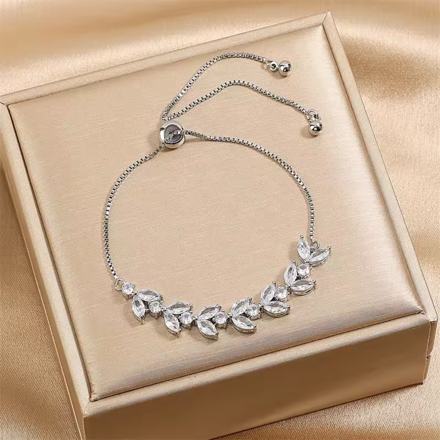 Bracciale Argento con Cristallo a Forma di Foglia